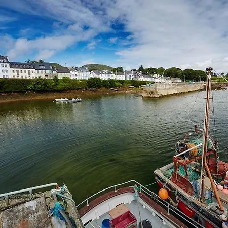 Glen Holiday Cottages, Clifden, County Galway - 3 Bedrooms Sleeps 5 *