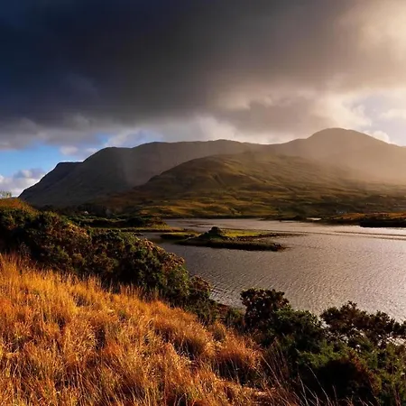 Glen Holiday Cottages, Clifden, County Galway - 3 Bedrooms Sleeps 5